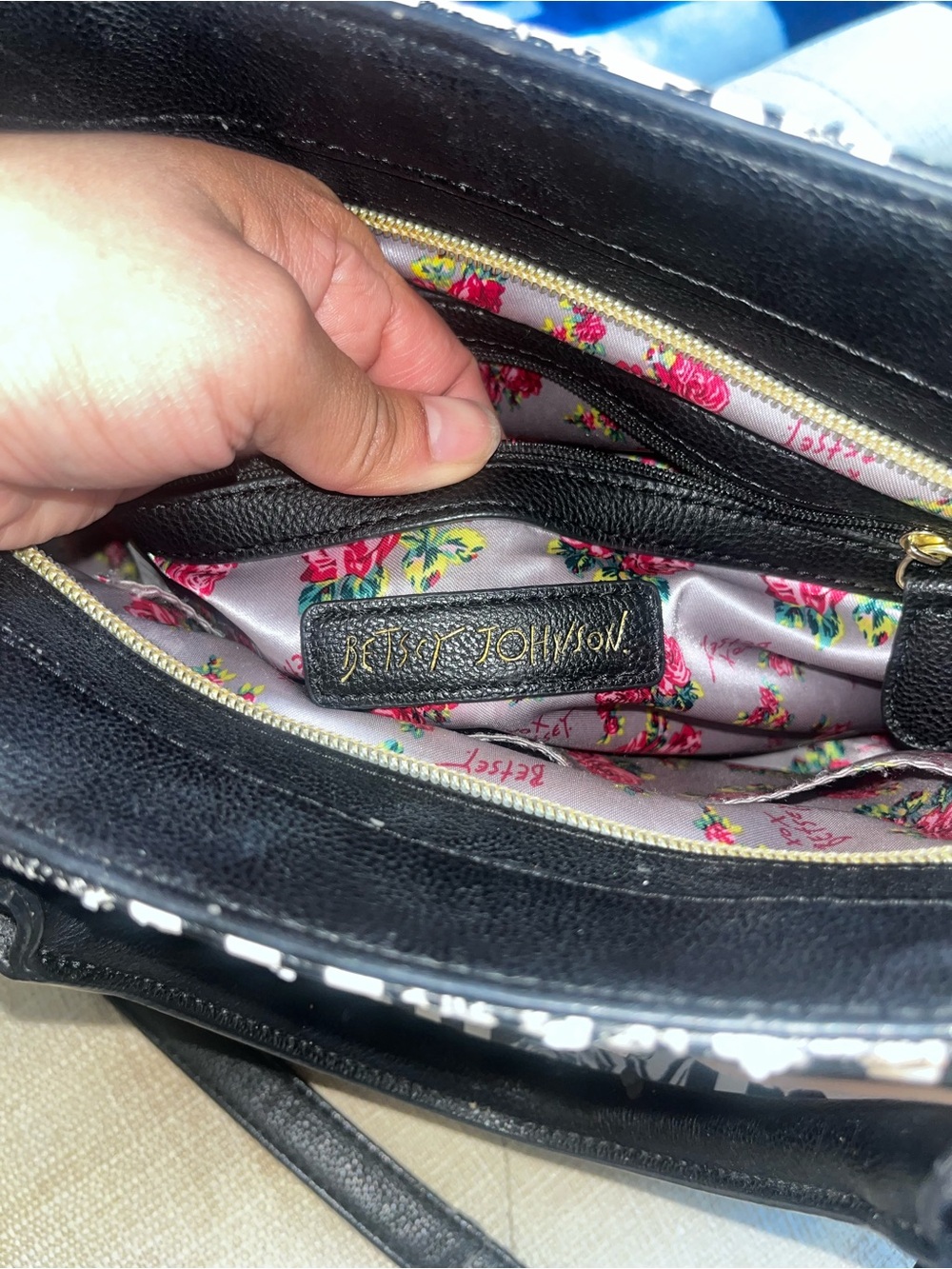 Betsey Johnson Black & Light Pink Floral Bow Shoulder Bag - Picture 6 of 6